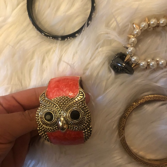 JEWELRY BUNDLE - Picture 2 of 4